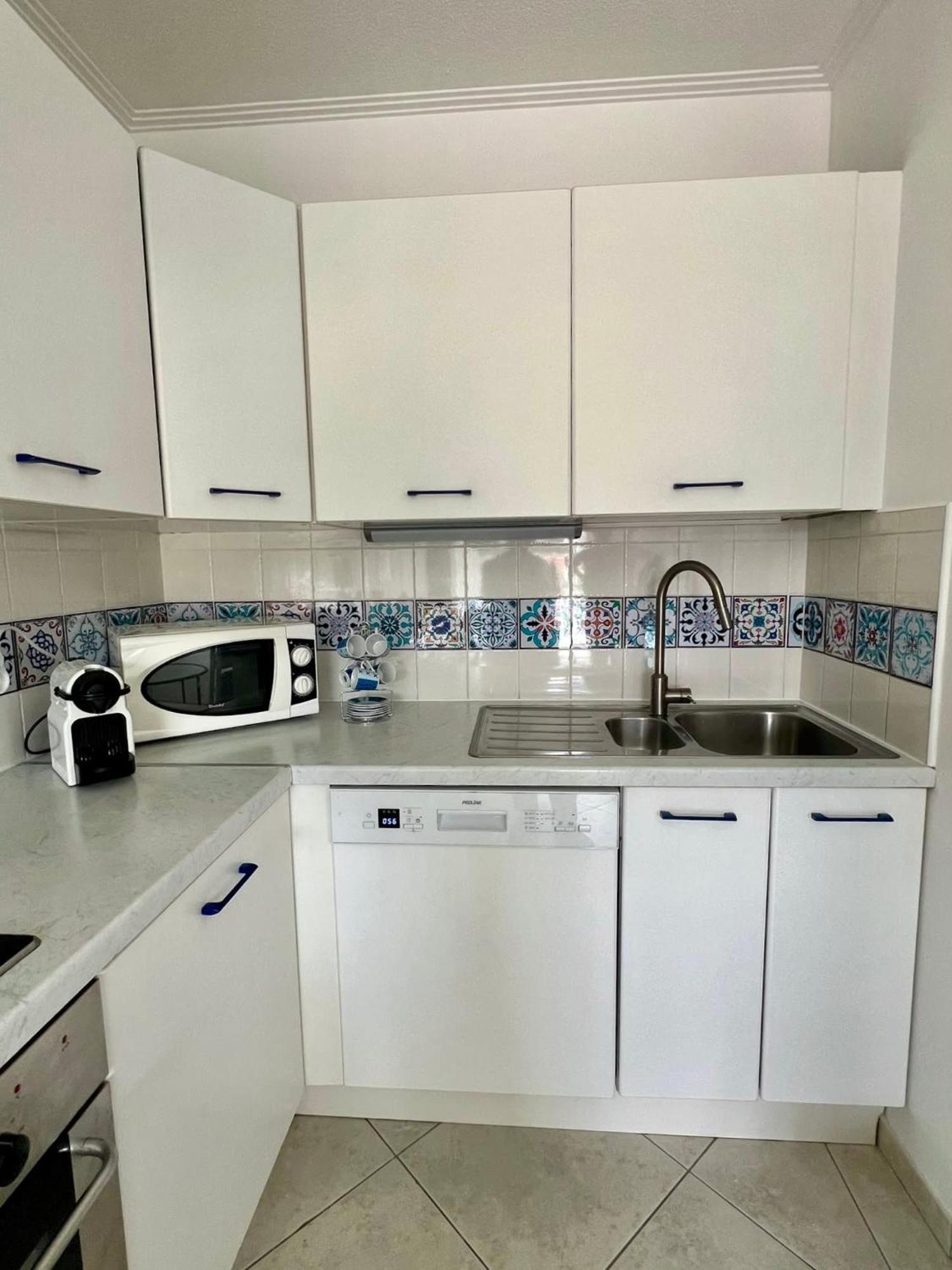 Risso - One Bedroom With Pool, Newly Renovated In Spring 2024 Ница Екстериор снимка