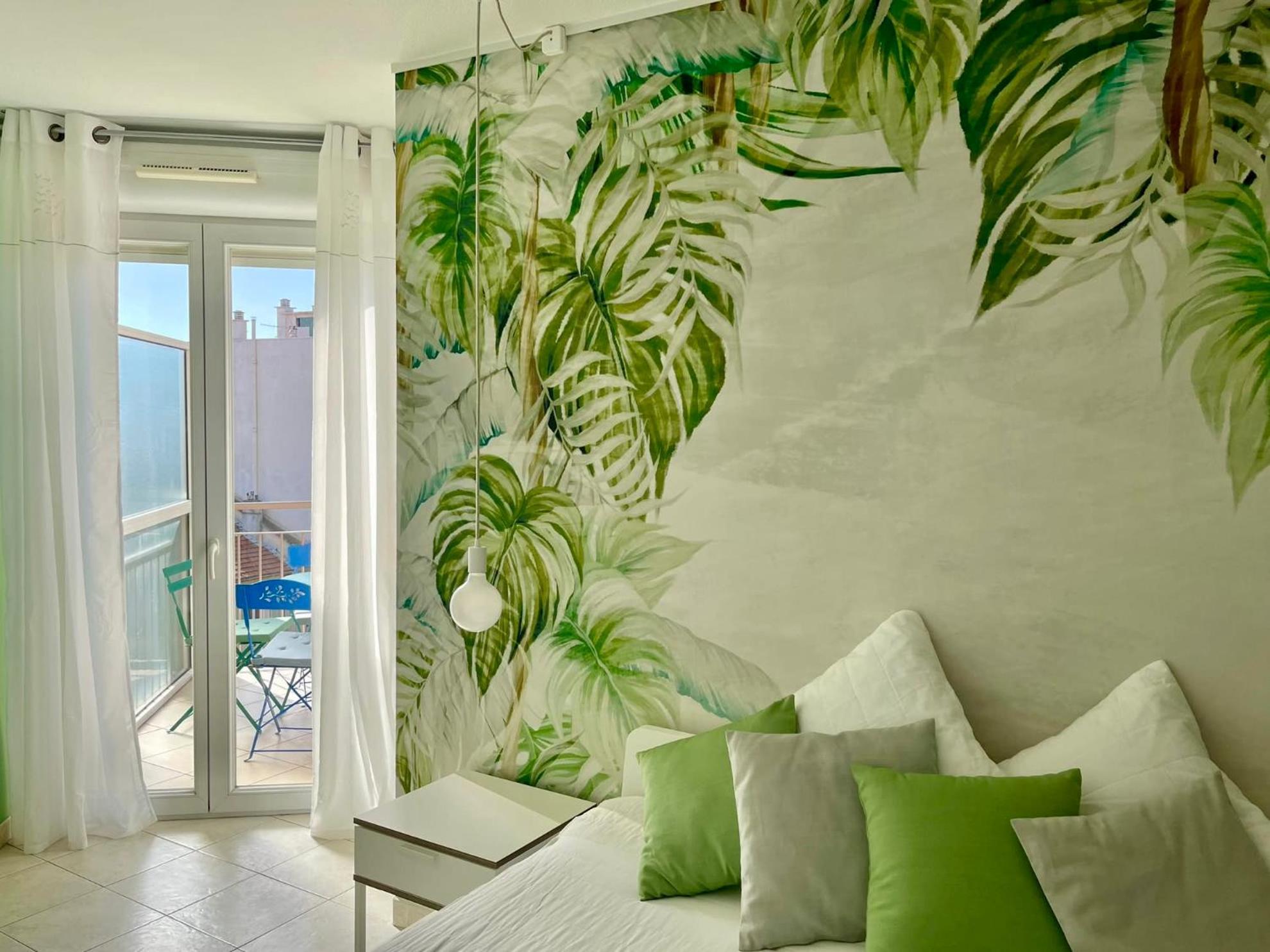 Risso - One Bedroom With Pool, Newly Renovated In Spring 2024 Ница Екстериор снимка